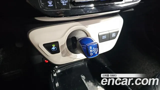 Toyota Prius — фото 9