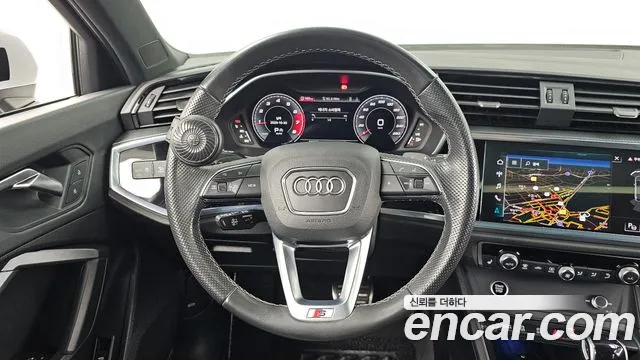 Audi Q3 — фото 13