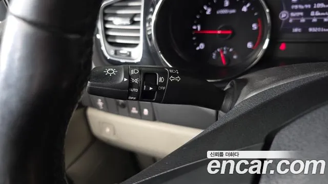 Kia Carnival — фото 12