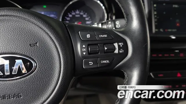Kia Carnival — фото 18
