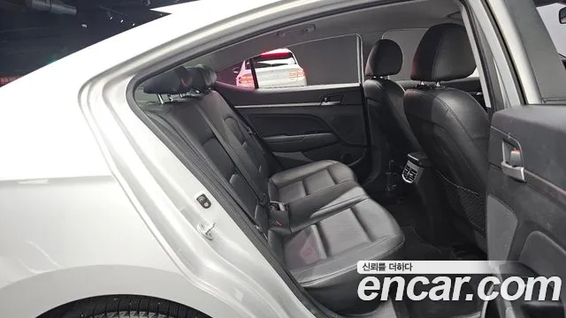 Hyundai Avante — фото 11