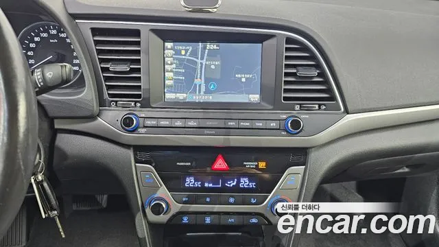 Hyundai Avante — фото 13
