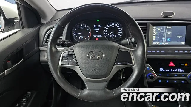 Hyundai Avante — фото 15