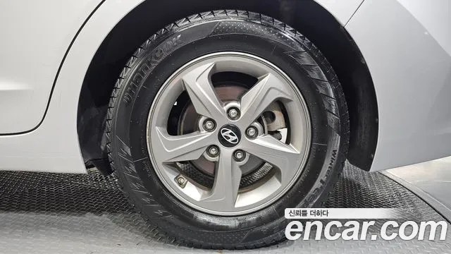 Hyundai Avante — фото 21