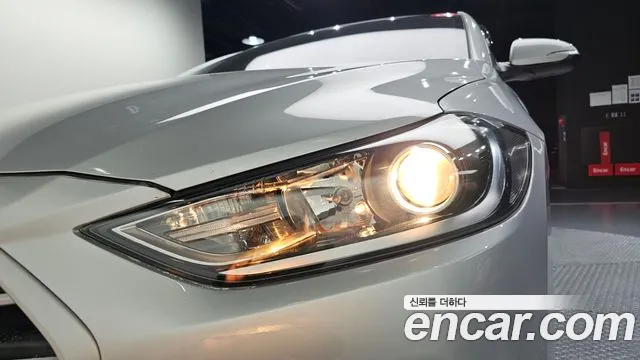 Hyundai Avante — фото 22
