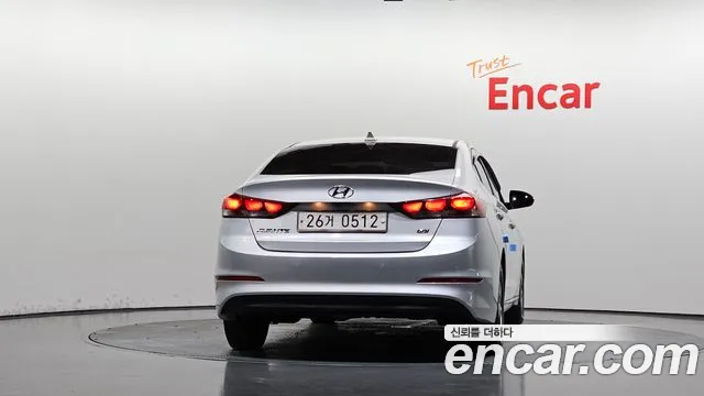 Hyundai Avante — фото 4
