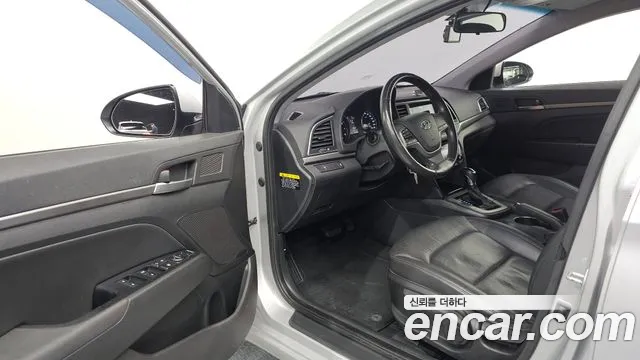 Hyundai Avante — фото 10