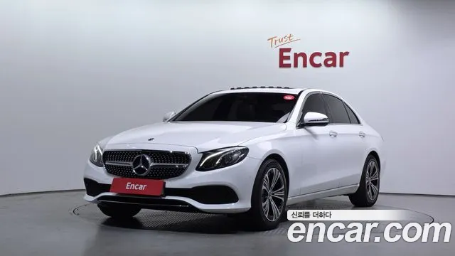 Mercedes-Benz E-Class — фото 1