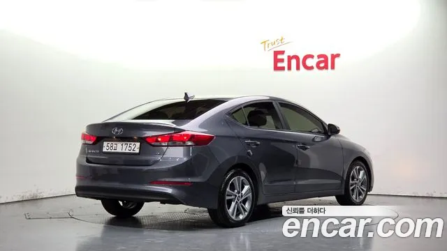 Hyundai Avante — фото 2