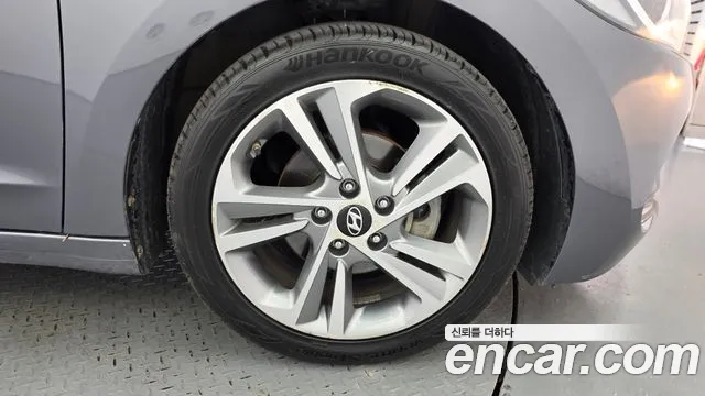Hyundai Avante — фото 21