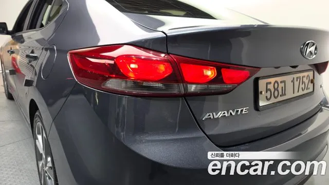 Hyundai Avante — фото 23