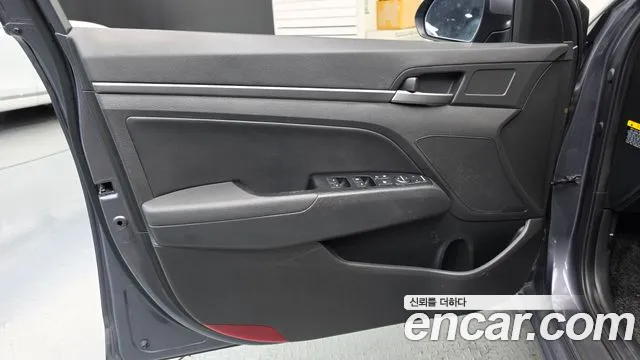 Hyundai Avante — фото 24