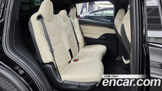 Tesla Model X — фото 11