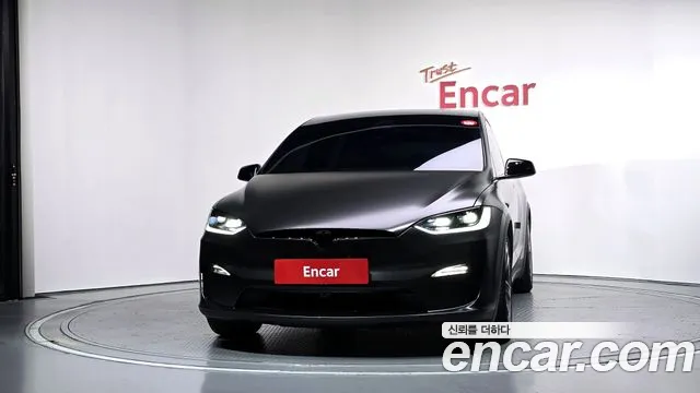 Tesla Model X — фото 3