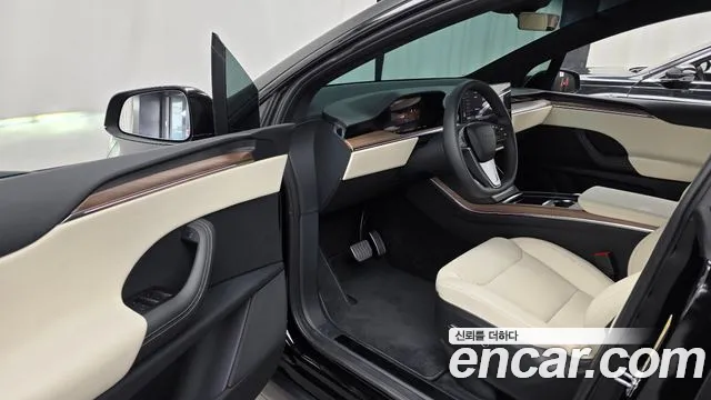 Tesla Model X — фото 10