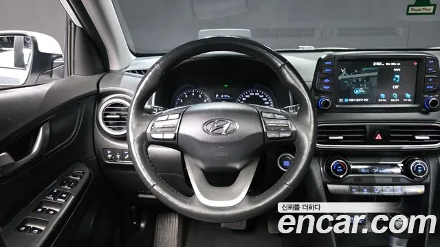 Hyundai Kona — фото 13