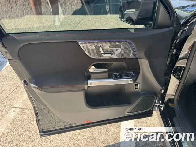 Mercedes-Benz GLB-Class — фото 14