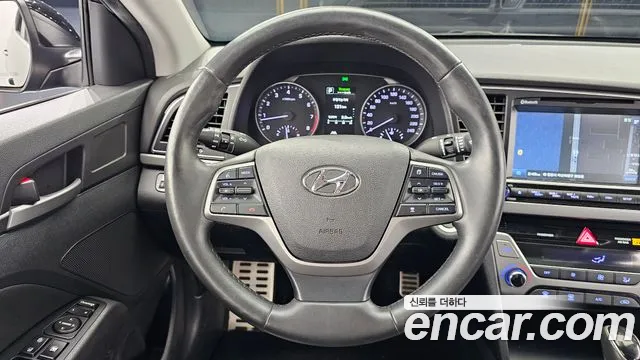 Hyundai Avante — фото 13