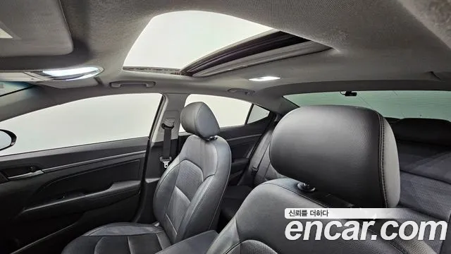 Hyundai Avante — фото 19