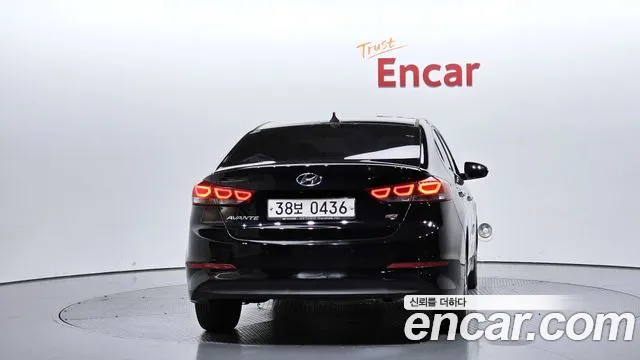 Hyundai Avante — фото 4