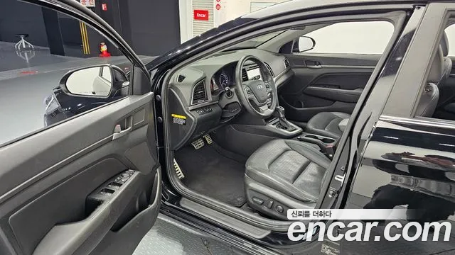 Hyundai Avante — фото 10
