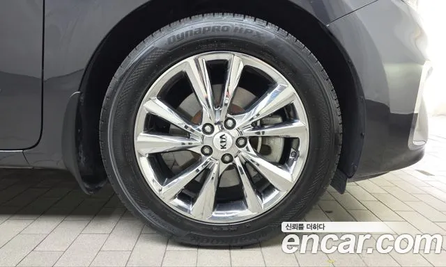 Kia Carnival — фото 21