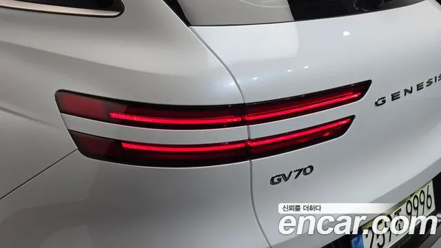 Genesis GV70 — фото 23