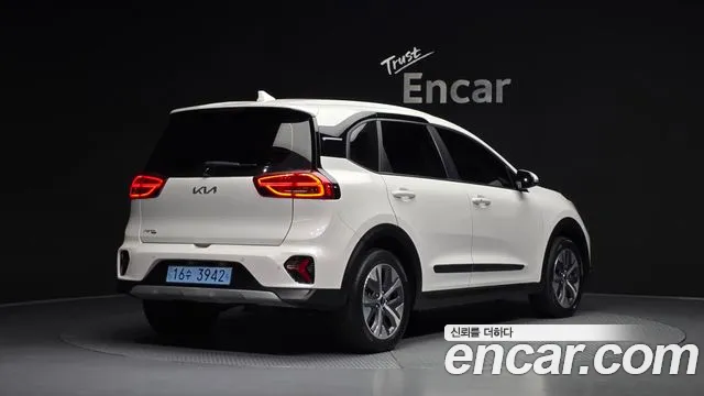 Kia Niro — фото 1