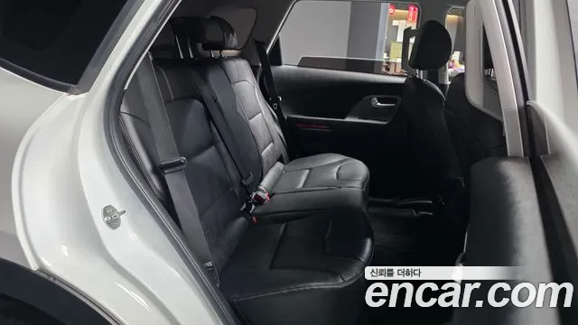 Kia Niro — фото 11