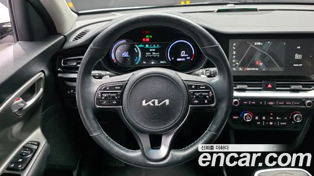Kia Niro — фото 12