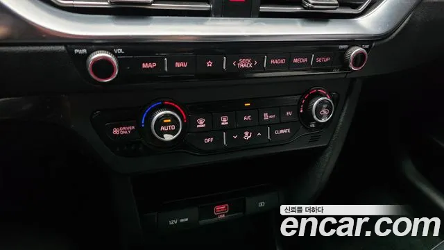 Kia Niro — фото 16
