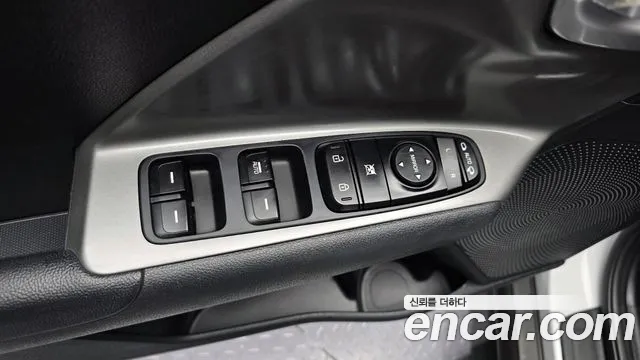 Kia Niro — фото 28