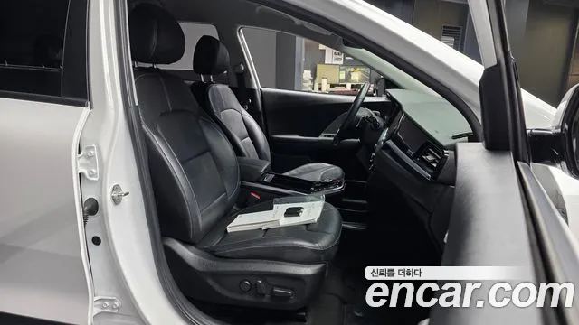 Kia Niro — фото 10