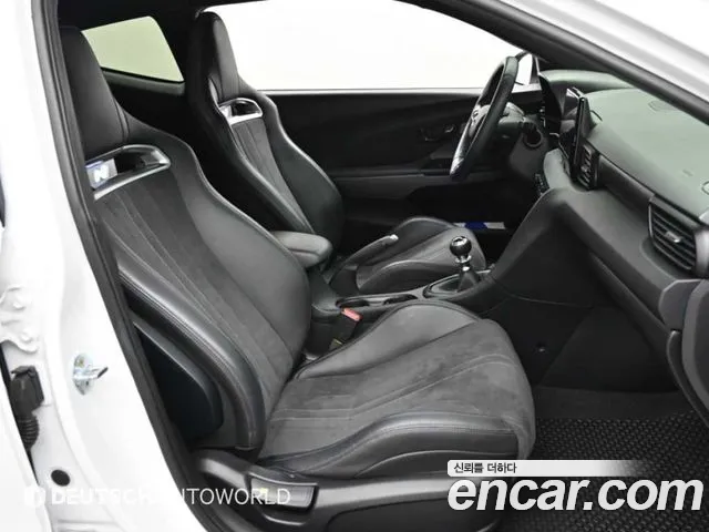 Hyundai Veloster — фото 10