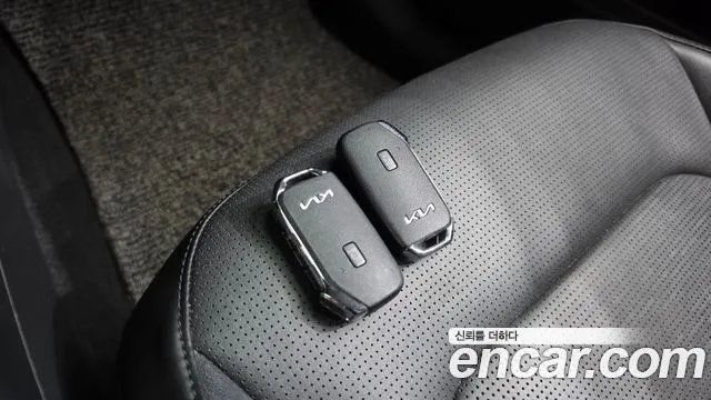Kia Niro — фото 15