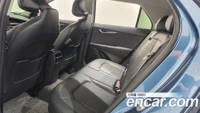 Kia Niro — фото 19