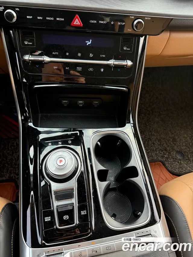 Kia Carnival — фото 12