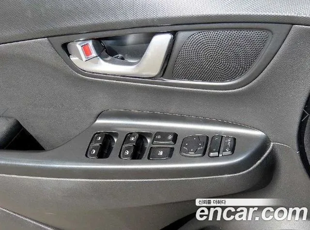 Hyundai Kona — фото 11