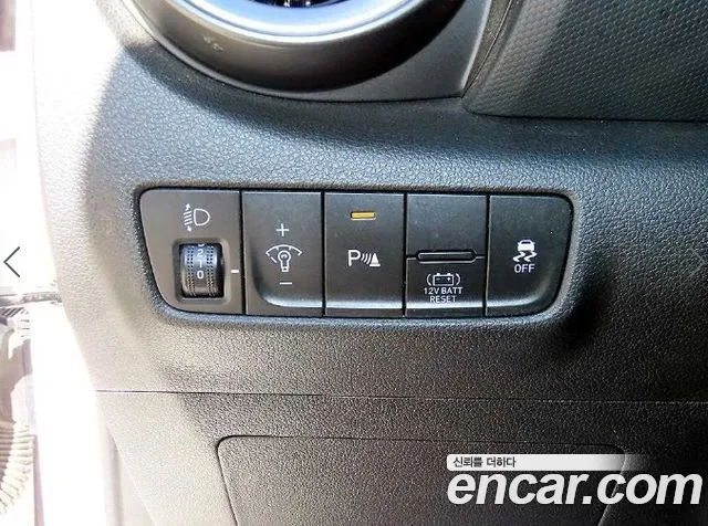 Hyundai Kona — фото 12