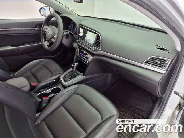 Hyundai Avante — фото 11