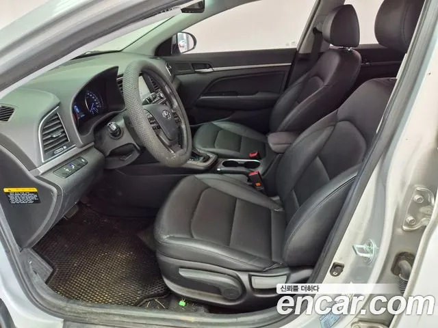 Hyundai Avante — фото 12