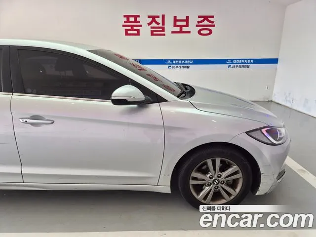 Hyundai Avante — фото 15