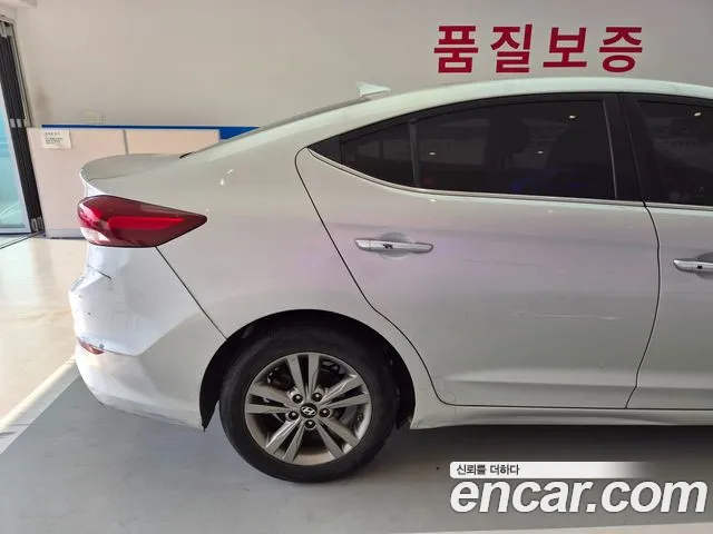 Hyundai Avante — фото 16