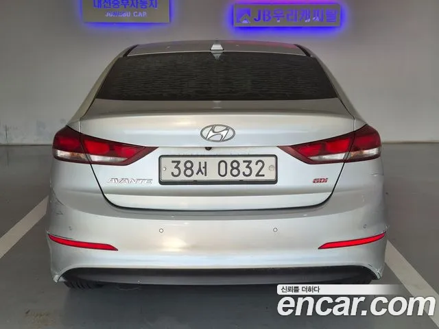 Hyundai Avante — фото 4