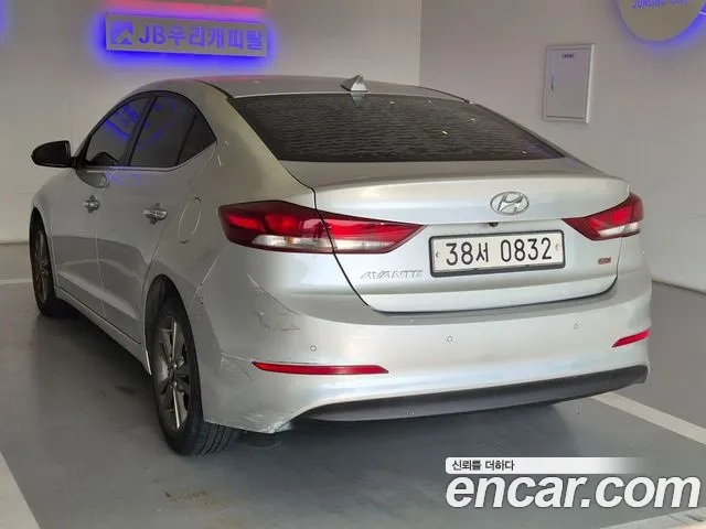Hyundai Avante — фото 5