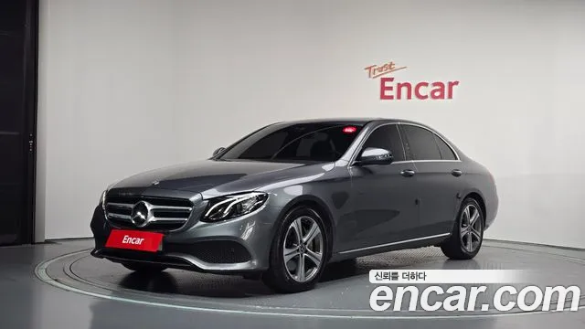 Mercedes-Benz E-Class — фото 1