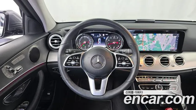 Mercedes-Benz E-Class — фото 13