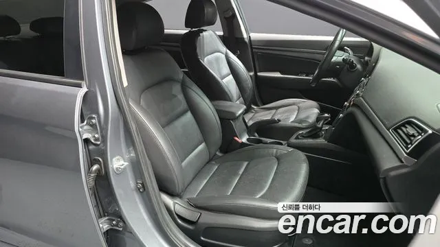 Hyundai Avante — фото 12