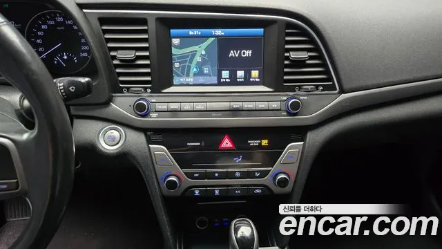 Hyundai Avante — фото 14