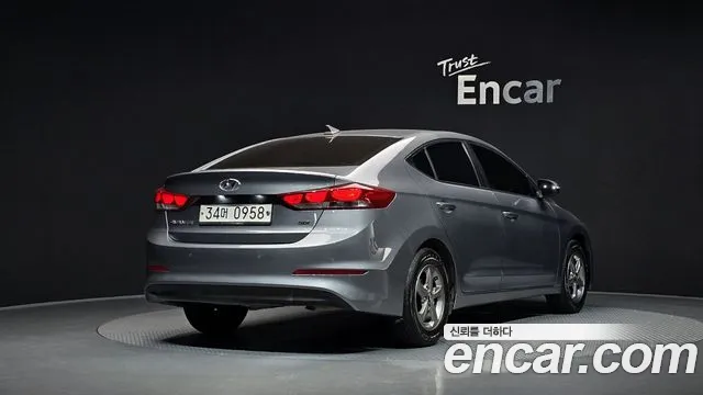 Hyundai Avante — фото 2